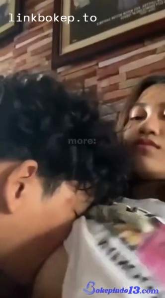 Background nonton video viral Bokep Bocil Smp Lagi Ngenyot Tete Ada Mama